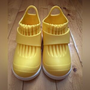 Butler
Rockhopper Overshoe - Kids